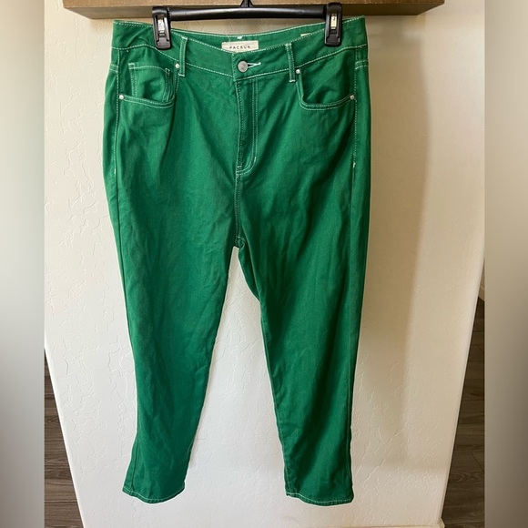 PacSun| High Waist Green Mom Jean with Contrast White Stitching, Size 30••• - Picture 2 of 13